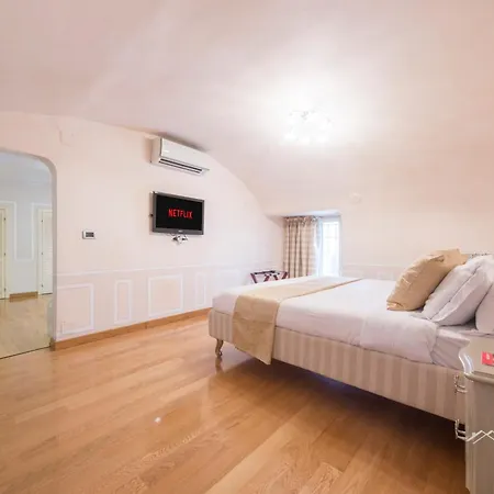 Tilo Guest house *